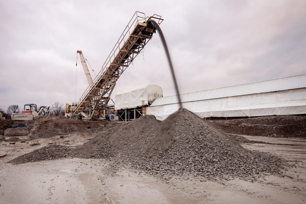 Conveyors enable fast excavation