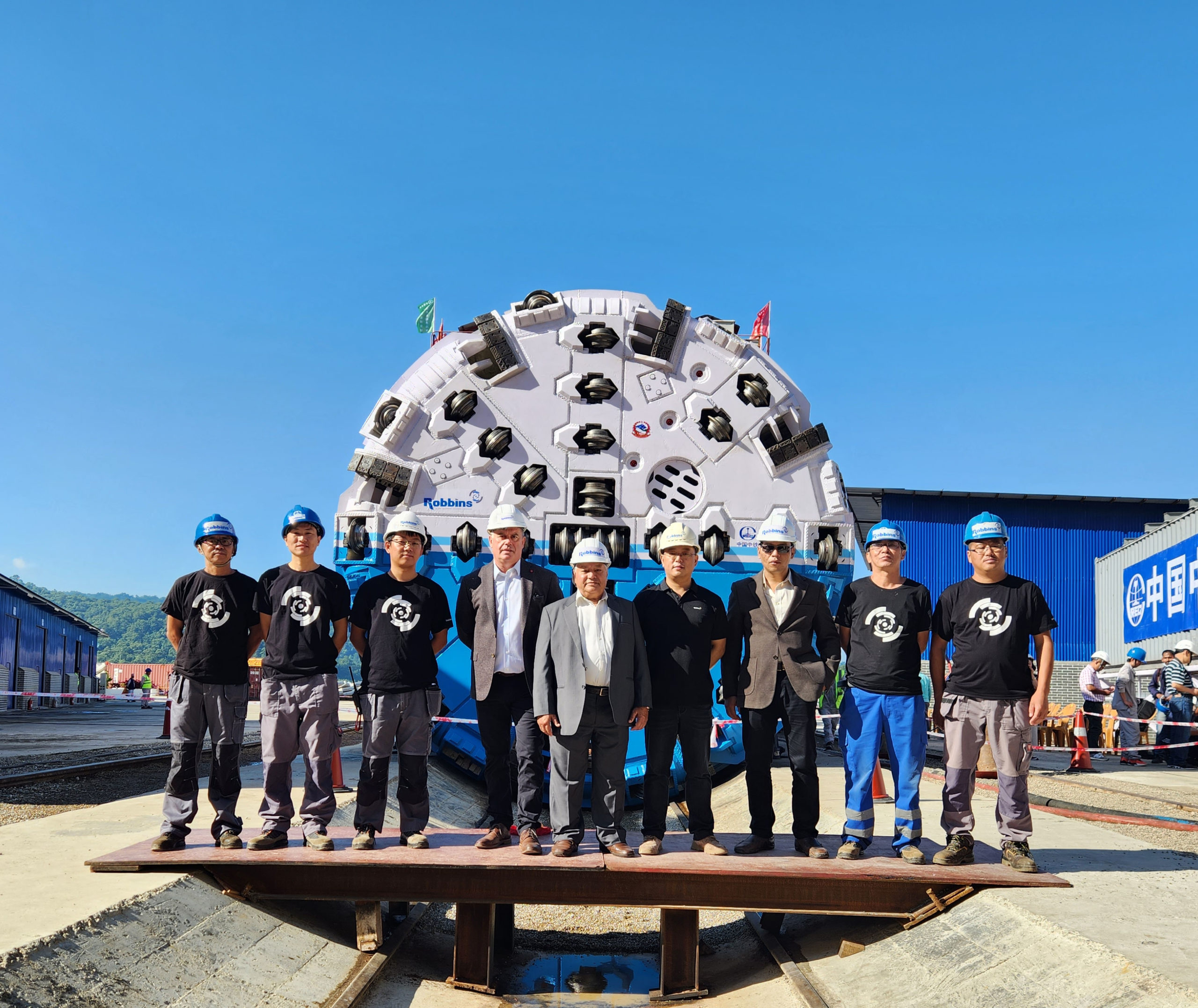 Robbins Team in front of Sunkoshi TBM